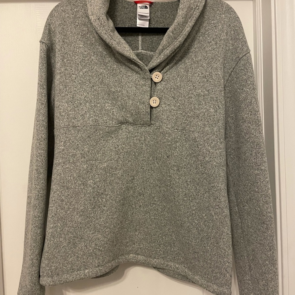 The Noth Face pull over two button sweater
